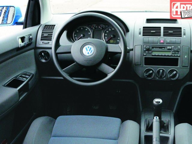 Фото Volkswagen Polo IV #7