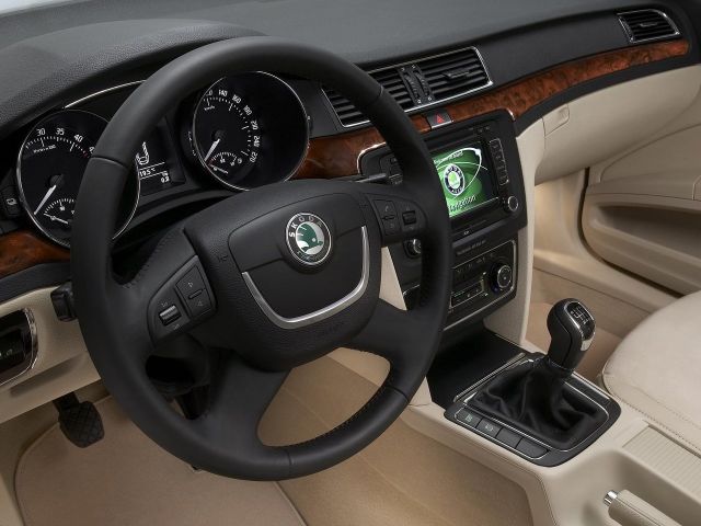 Фото Skoda Superb II #4