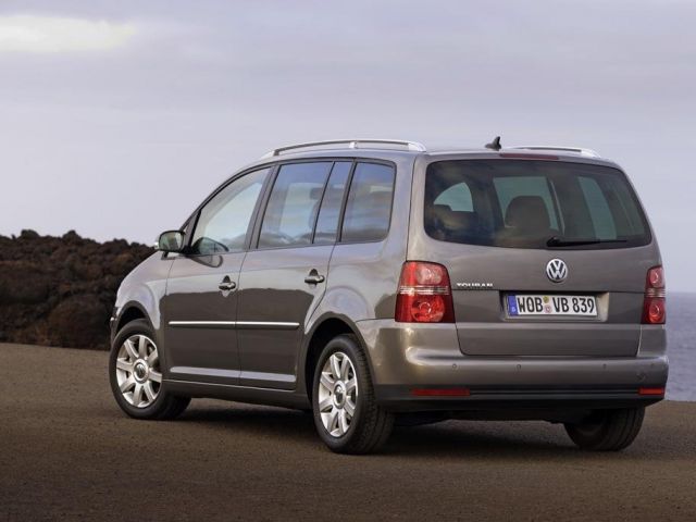 Фото Volkswagen Touran I Restyling #3