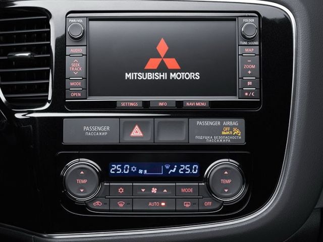 Фото Mitsubishi Outlander III #2