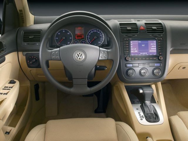 Фото Volkswagen Golf V #5