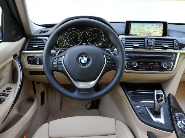 Фото BMW 3 серии VI (F3x) #10
