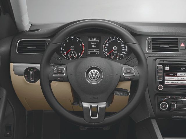 Фото Volkswagen Jetta VI #7