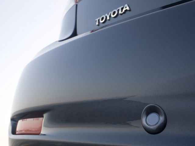 Фото Toyota Avensis III #2