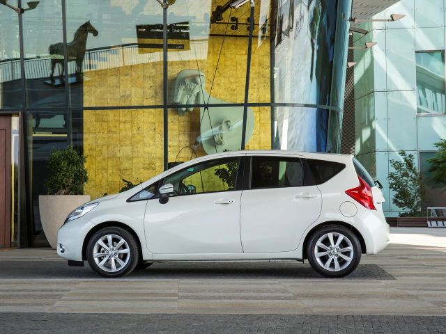 Фото Nissan Note II #2