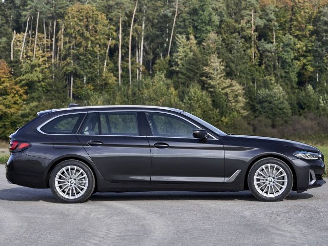 Фото BMW 5 серии VII (G30/G31) Рестайлинг #16