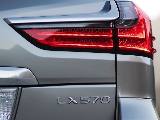 Фото Lexus LX III Рестайлинг 2 #13