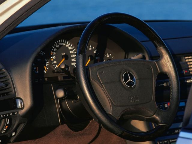 Фото Mercedes-Benz S-Класс III (W140) Рестайлинг #2