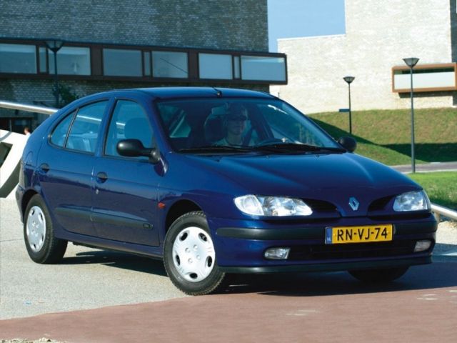 Фото Renault Megane I #1