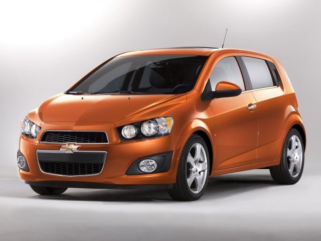 Фото Chevrolet Sonic #1