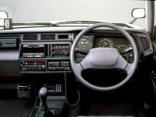 Фото Toyota Comfort I #2