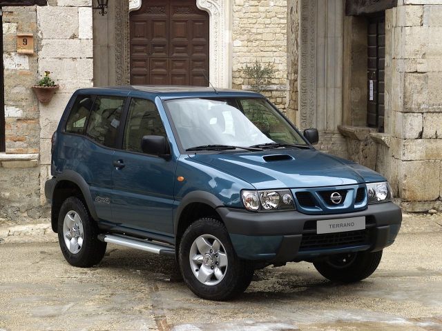 Фото Nissan Terrano I #1