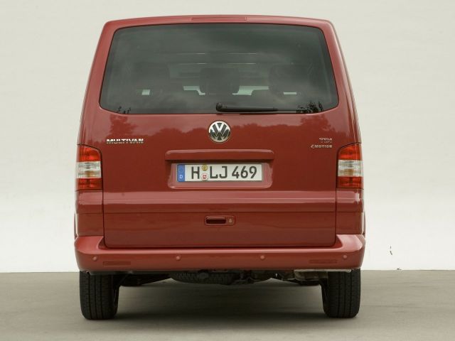 Фото Volkswagen Multivan T5 #4