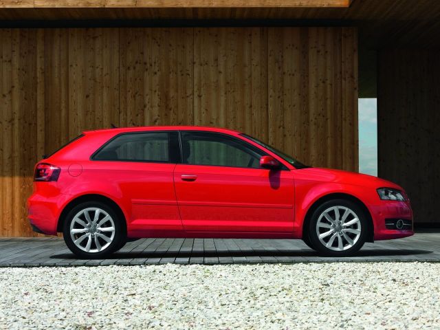 Фото Audi A3 II (8P) Рестайлинг 2 #13