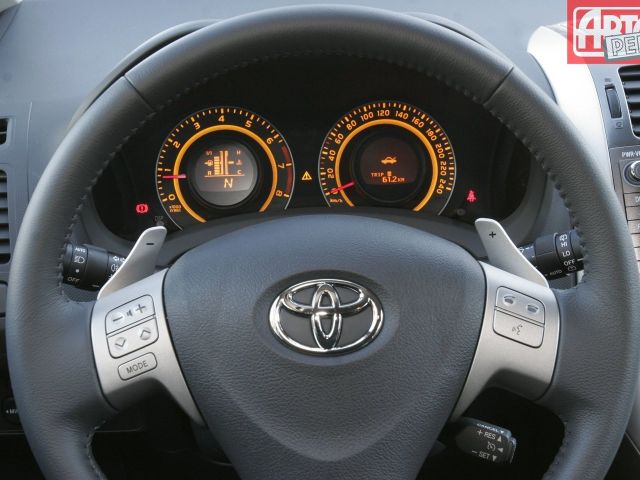 Фото Toyota Auris I #8