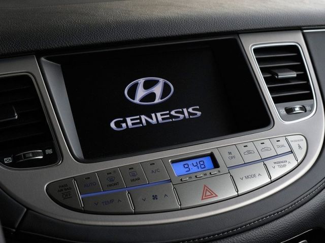 Фото Hyundai Genesis I Рестайлинг #2