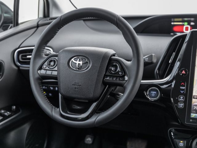 Фото Toyota Prius IV Restyling (XW50) #8