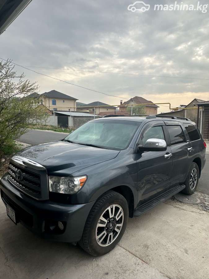 Toyota Sequoia II