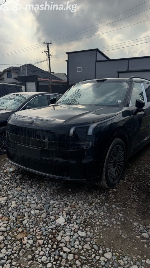 Lynk & Co 900