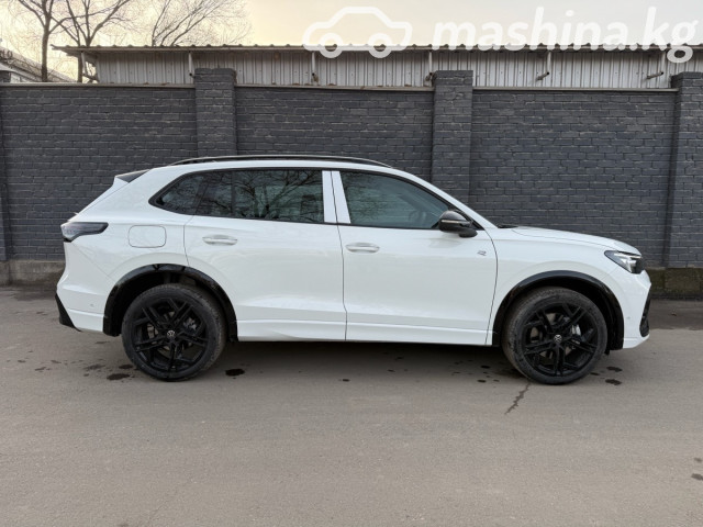 Volkswagen Tiguan III (China Market) 2.0 AMT 4WD — фото 3