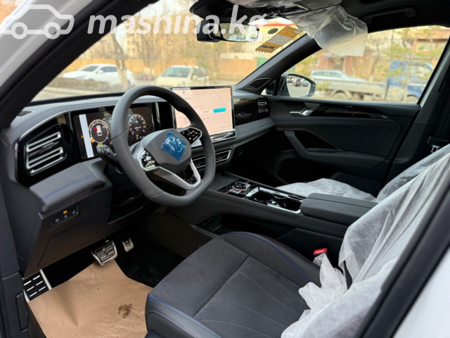 Volkswagen Tiguan III (China Market) 2.0 AMT 4WD — фото 9
