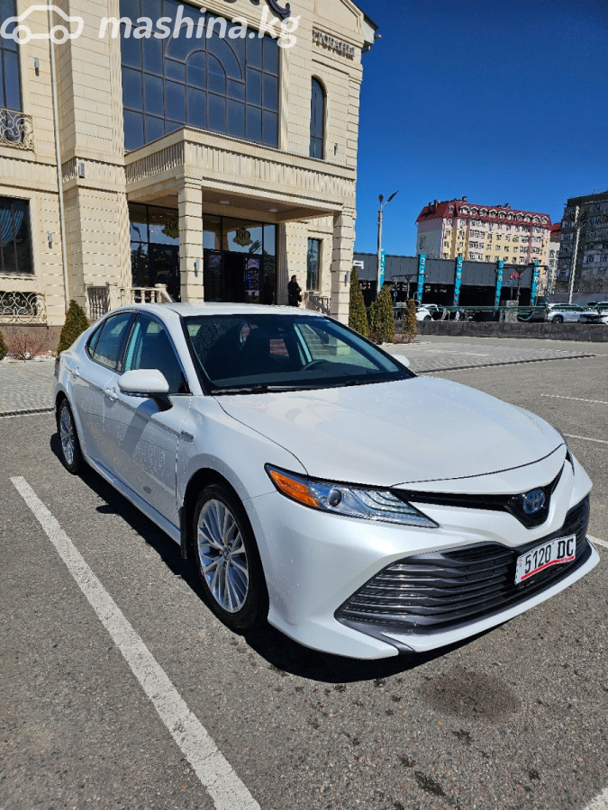 Toyota Camry VIII (XV70)