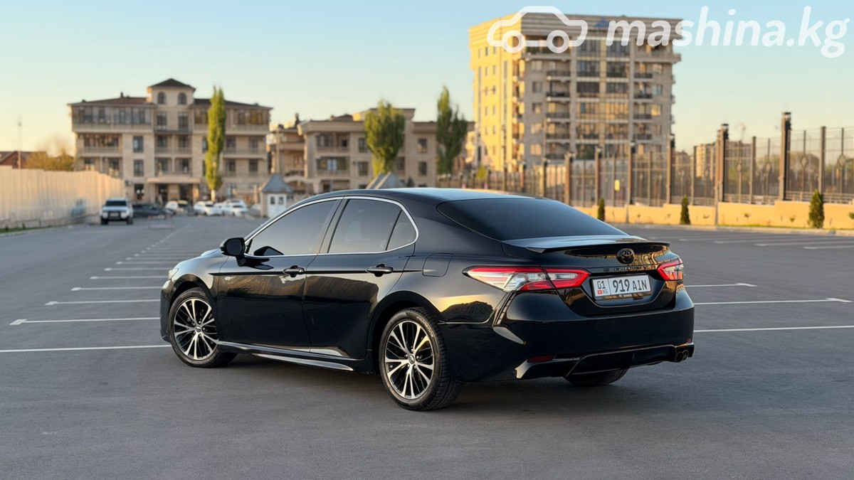 Toyota Camry VIII (XV70)