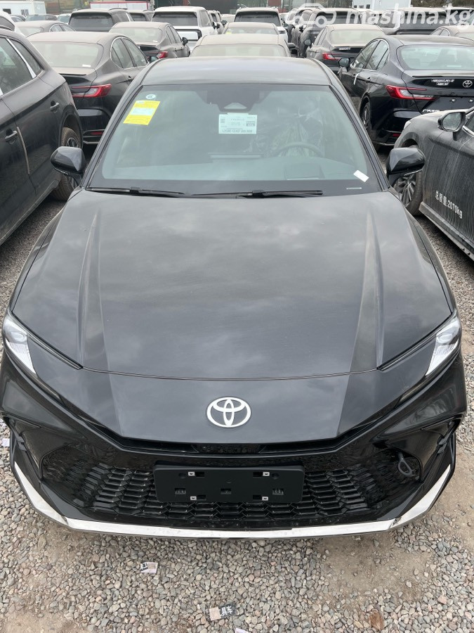 Toyota Camry IX (XV80)