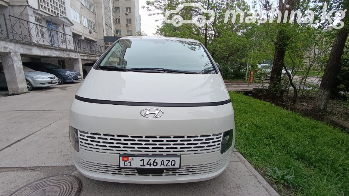 Hyundai Staria