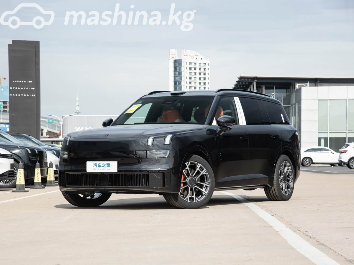 Lynk & Co 900