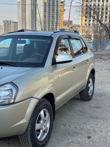 Hyundai Tucson I 2.0 MT 4WD — фото 2