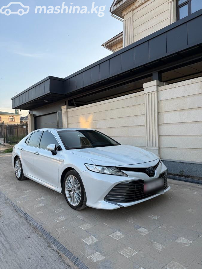 Toyota Camry VIII (XV70)