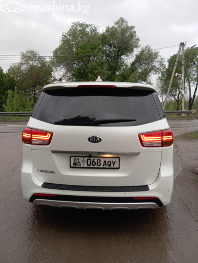 Kia Carnival III