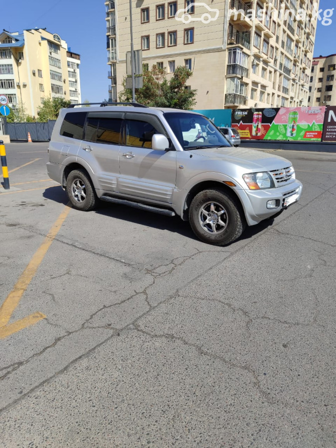 Mitsubishi Montero III