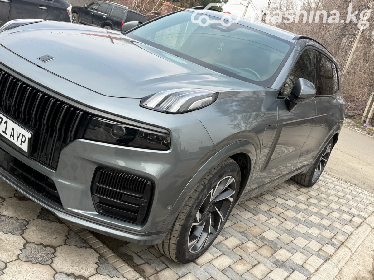 Lynk & Co 09