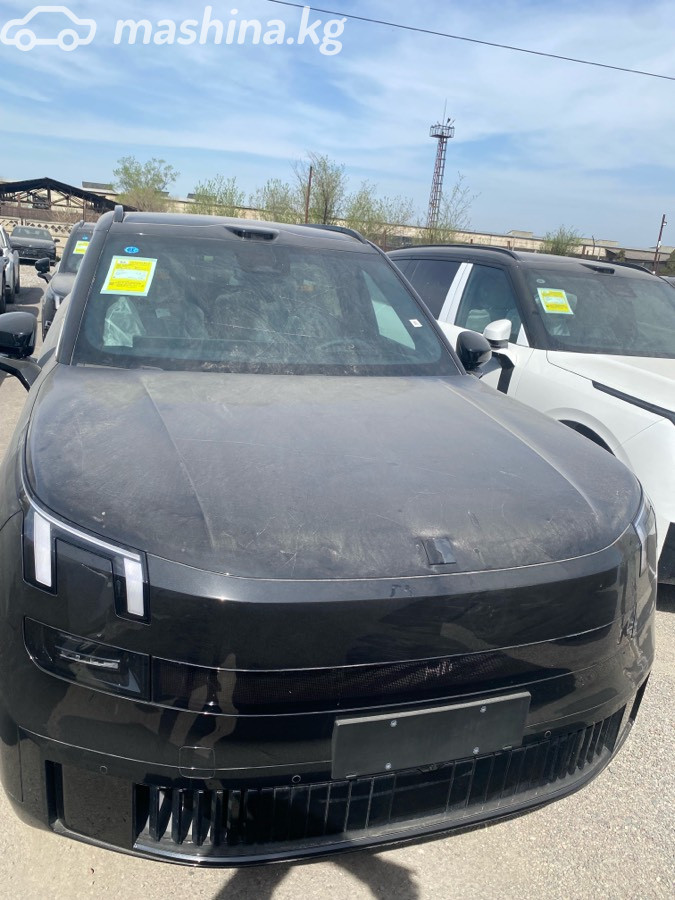 Lynk & Co 900