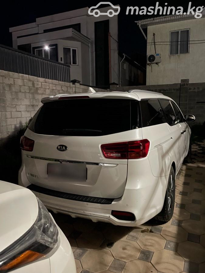 Kia Carnival III