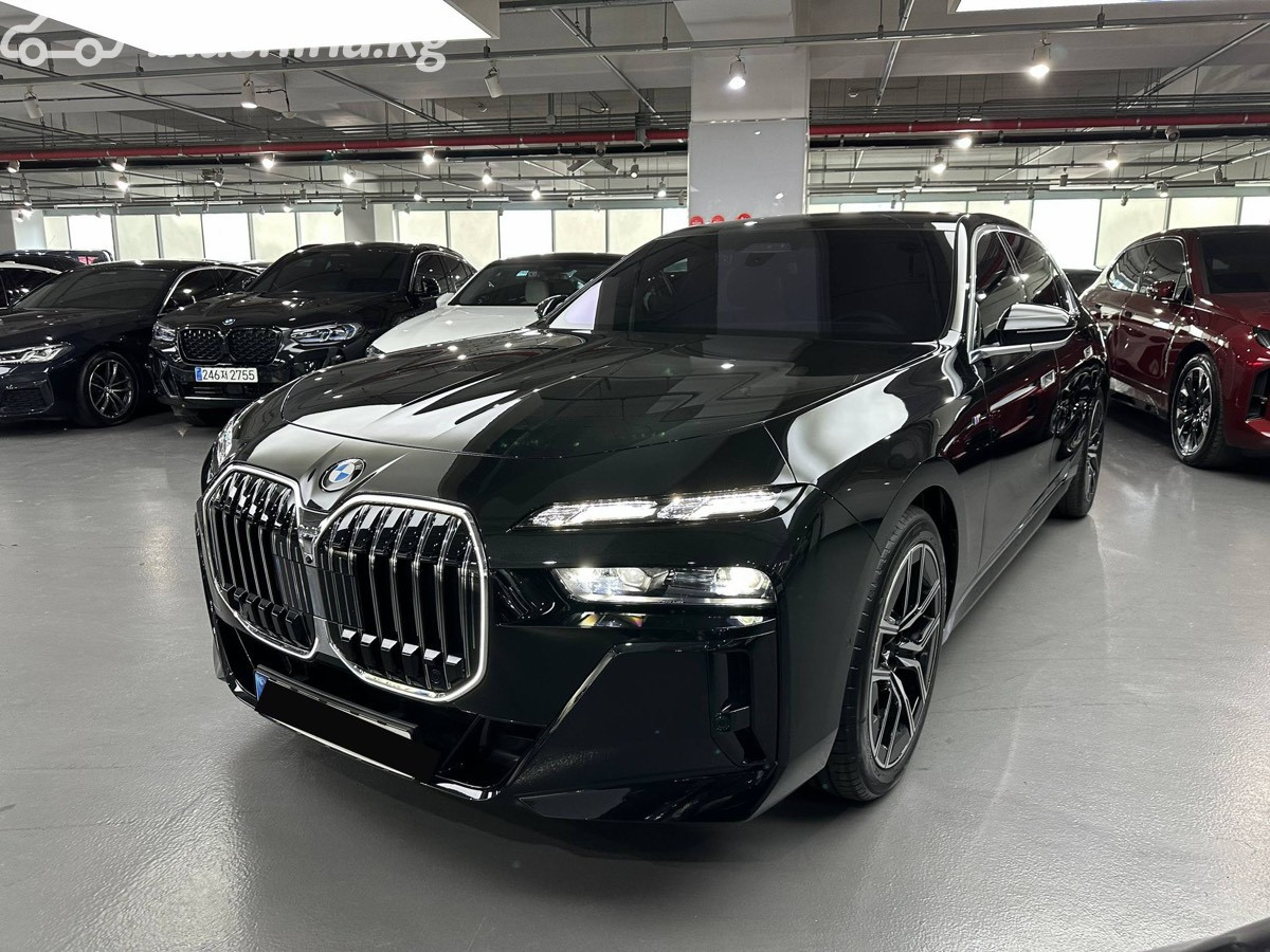 BMW 7 серии VII (G70)
