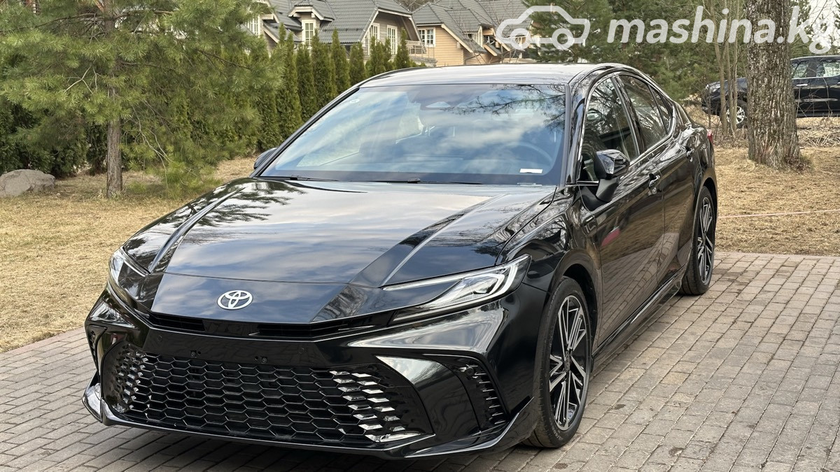 Toyota Camry IX (XV80)