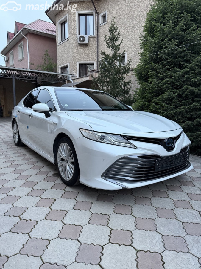 Toyota Camry VIII (XV70)