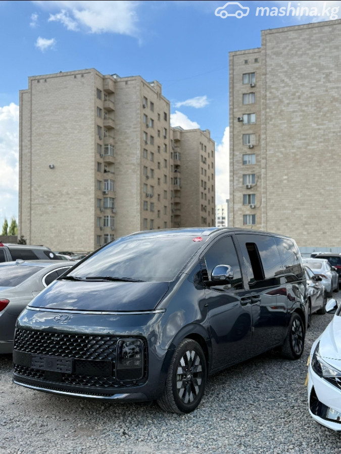 Hyundai Staria
