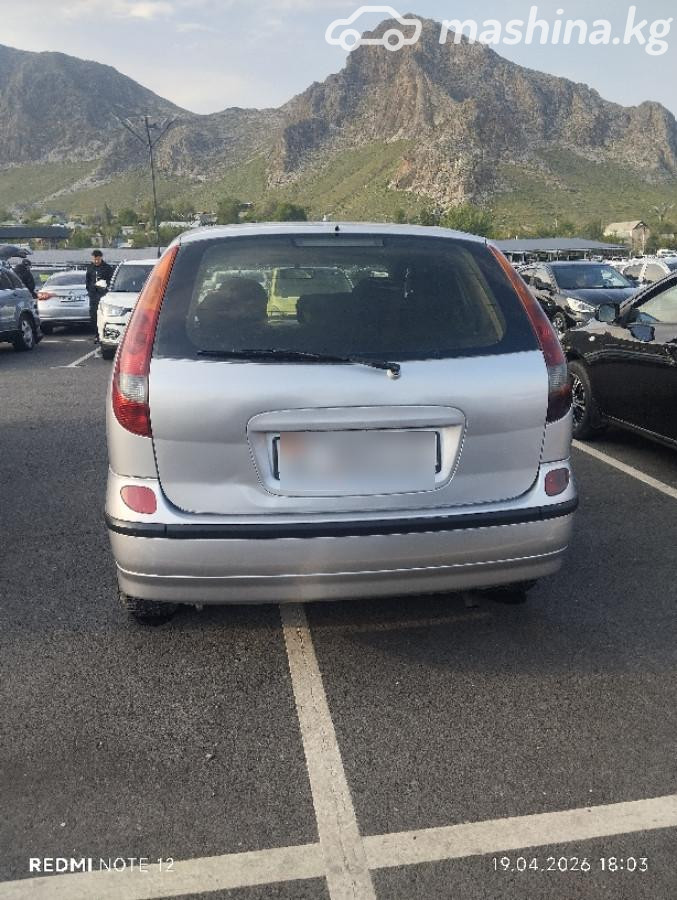 Nissan Almera Tino