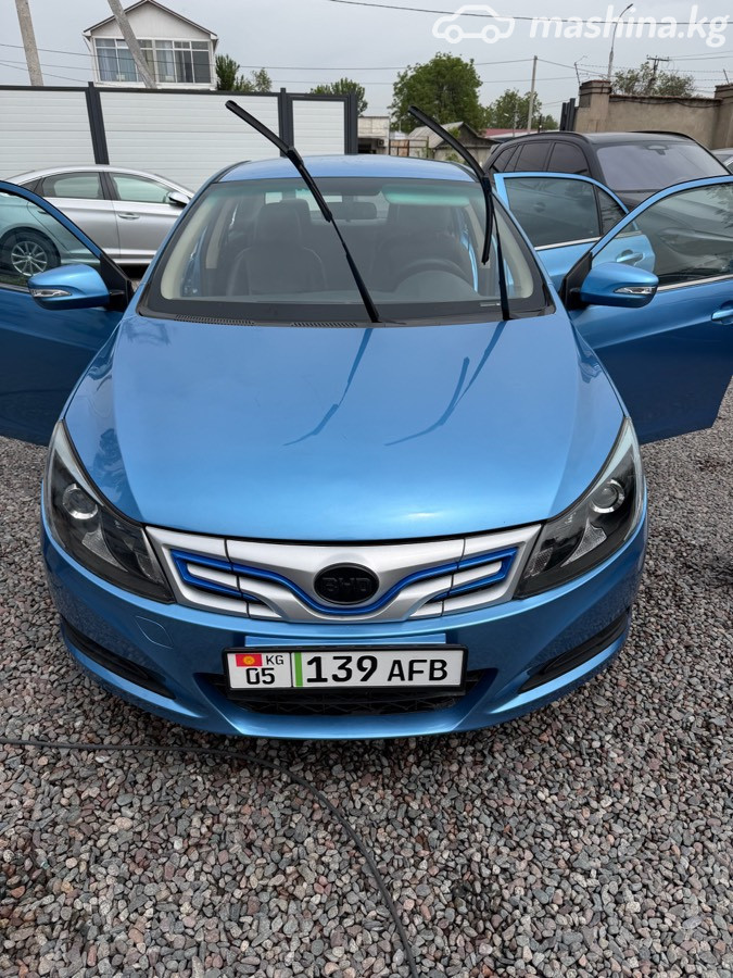 BYD E5