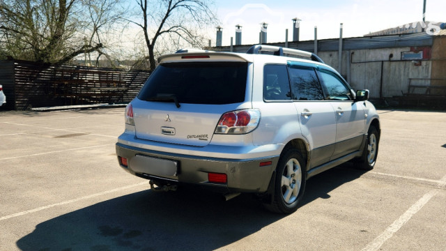 Mitsubishi Outlander I 2.4 AT 4WD — фото 6