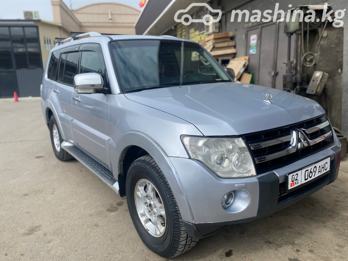 Mitsubishi Pajero IV