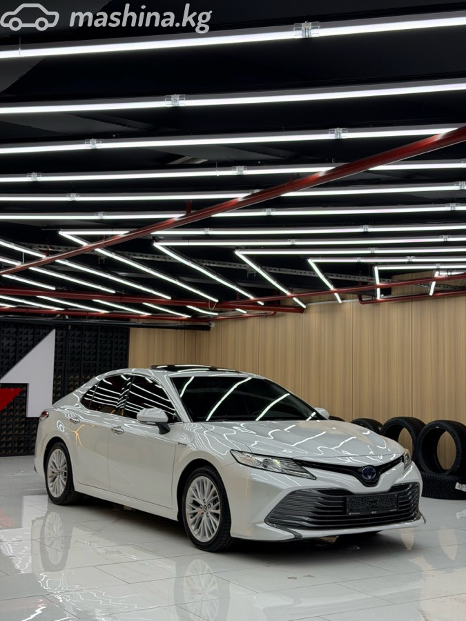 Toyota Camry VIII (XV70)