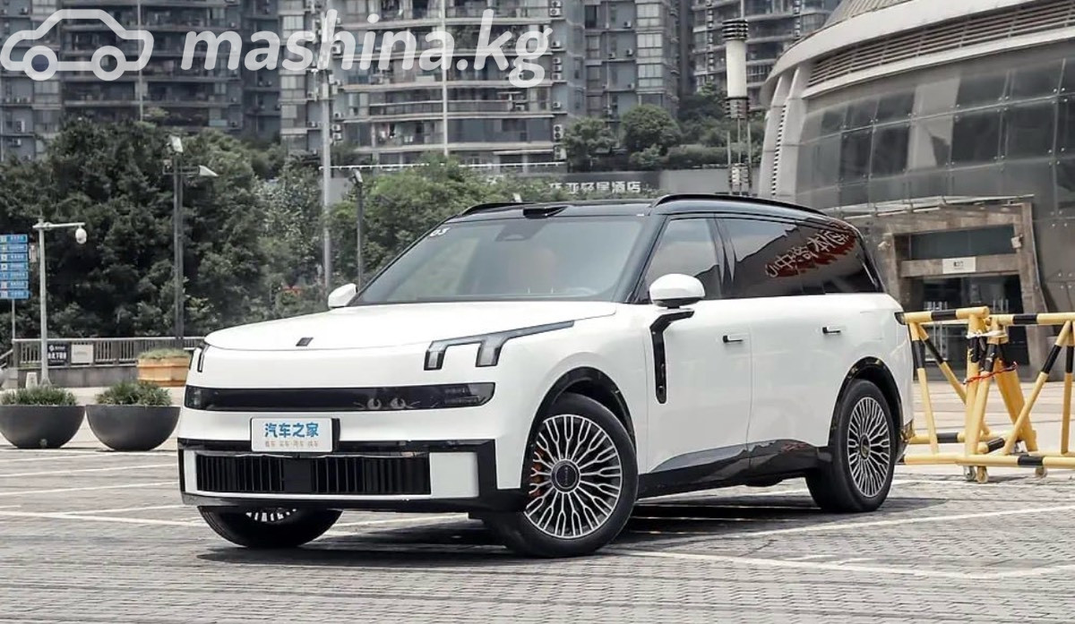 Lynk & Co 900